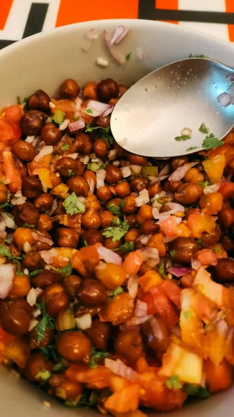Overhead view of chana chaat