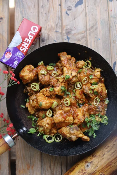 Overhead view of chicken karahi