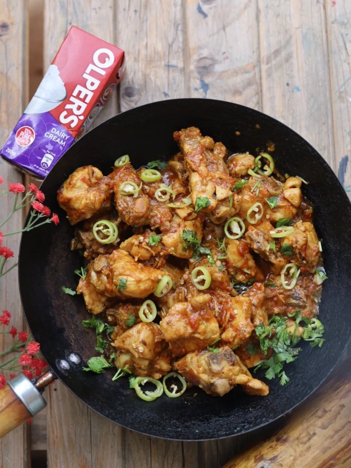 Overhead view of chicken karahi