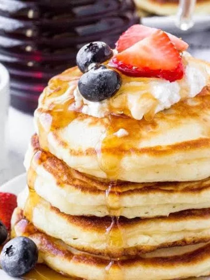 Overhead view of fluffy yogurt pancakes
